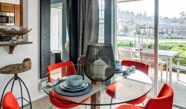 11785 NW Timberview Ln in Portland, OR - Building Photo - Building Photo