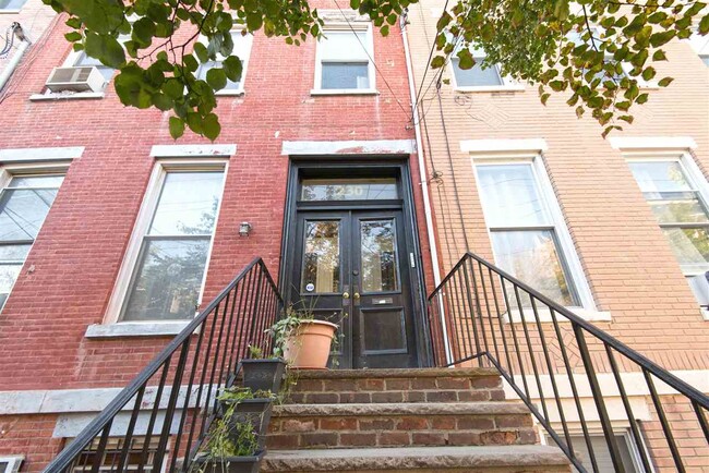 230 Garden St in Hoboken, NJ - Building Photo - Building Photo