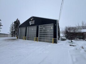 9282 Old Fort Rd in Fort St John, BC - Building Photo