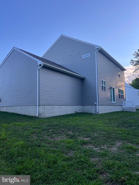 property at 178 N Regulator Dr