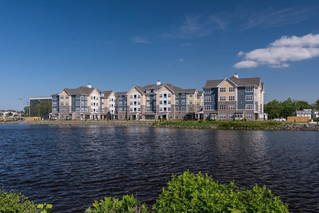 Rivers Edge Apartments and Studio for the Arts in Salisbury, MD - Foto de edificio