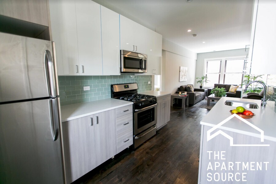 3548 N Racine Ave, Unit 2 in Chicago, IL - Building Photo