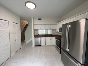 9820 NW 56th Pl in Coral Springs, FL - Building Photo - Building Photo