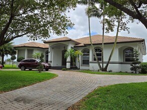 15342 SW 17th St in Davie, FL - Building Photo - Building Photo