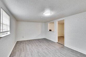 2318 Willow St in Austin, TX - Foto de edificio - Building Photo