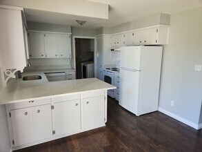 896 Mahaya Ct SE in Salem, OR - Building Photo - Building Photo