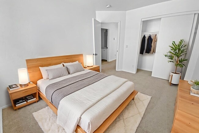 property at 10928 Vista Ave