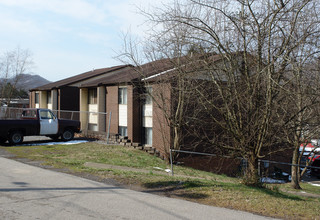 Post Ridge Apartments in Madison, WV - Building Photo - Building Photo