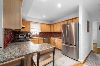 536 Grand St in Hoboken, NJ - Building Photo - Building Photo