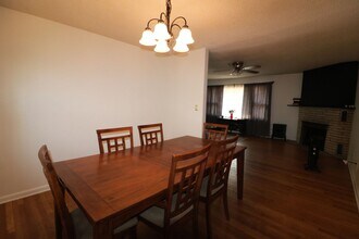 324 N Delaware Ave in Manhattan, KS - Building Photo - Building Photo