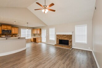 195 Trelawney Dr in Covington, GA - Foto de edificio - Building Photo
