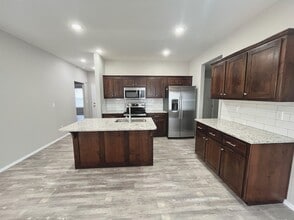 304 E Rosalie St in Strafford, MO - Building Photo - Building Photo