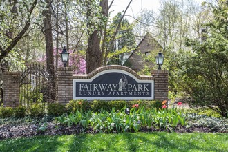 Fairway Park Apartments in Copley, OH - Building Photo - Building Photo