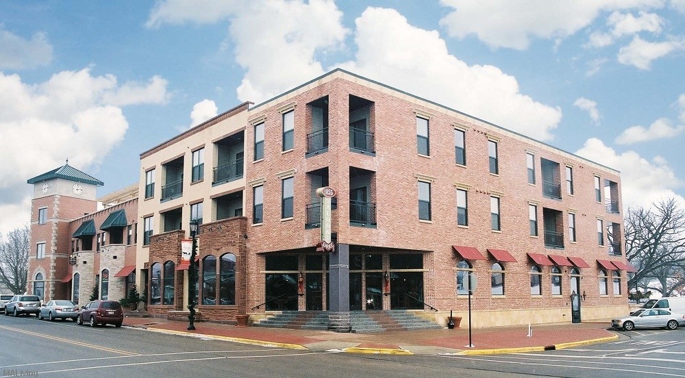 Olde Town Center in Cottage Grove, WI - Building Photo