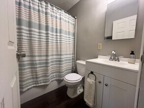 1406 Williamsburg Dr in Champaign, IL - Building Photo - Building Photo