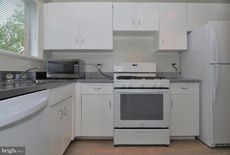 10618 Kenilworth Ave, Unit K-4 in Bethesda, MD - Building Photo - Building Photo