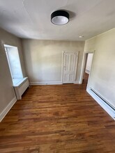 300 S Main St, Unit #3 in Spring City, PA - Building Photo - Building Photo
