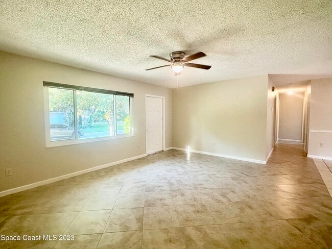 1247 Valleybrook Rd SE in Palm Bay, FL - Building Photo - Building Photo