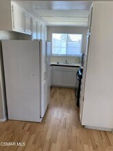 2033 Calle La Sombra, Unit 4 in Simi Valley, CA - Building Photo - Building Photo