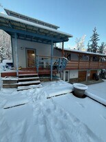 1502 Golden View Dr in Fairbanks, AK - Building Photo