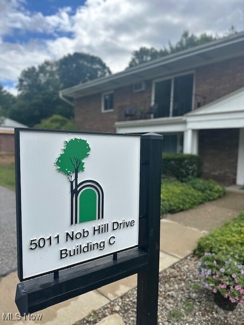 5011 Nob Hill Dr in Chagrin Falls, OH - Building Photo - Building Photo
