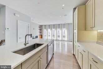 1458 Piccard Dr in Rockville, MD - Building Photo - Building Photo