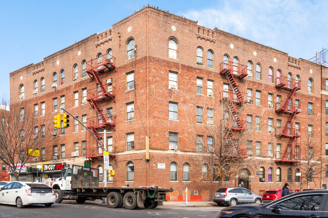 1975 Davidson Ave in Bronx, NY - Building Photo - Building Photo