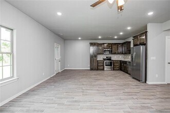 1903 Azlin Pl in Siloam Springs, AR - Building Photo - Building Photo