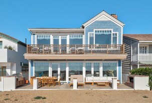 1514 E Oceanfront in Newport Beach, CA - Building Photo