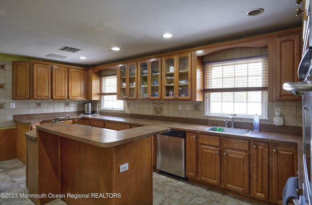 513 Norwood Ave in Long Branch, NJ - Building Photo