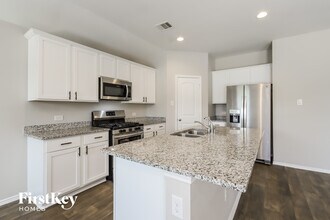 18286 Eaton Mill Dr in Roman Forest, TX - Foto de edificio - Building Photo