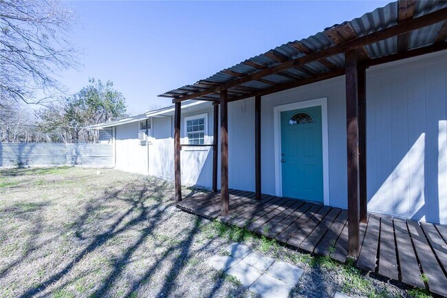 property at 2304 Thrasher Ln