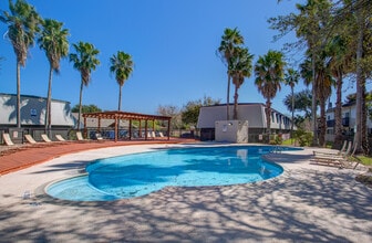 Latitude in Corpus Christi, TX - Foto de edificio - Building Photo