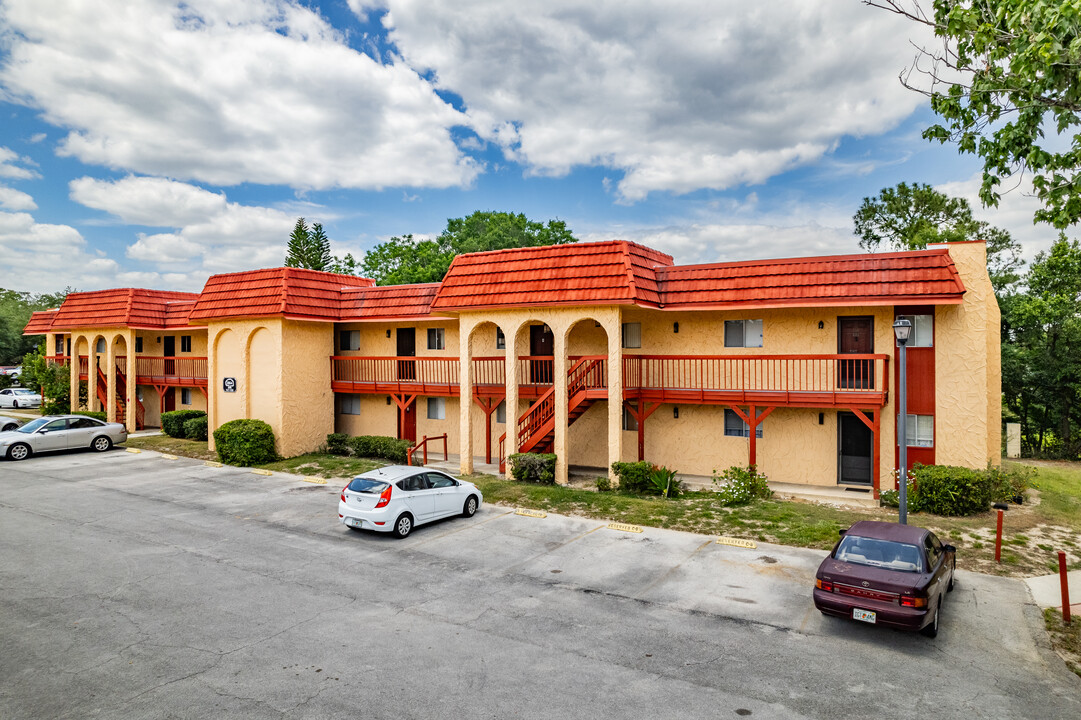 Oak Shadows Condominiums in Orlando, FL - Building Photo