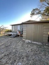 11403 Lakeside Dr, Unit 910 E 8th St Unit 201 in Jonestown, TX - Building Photo - Building Photo