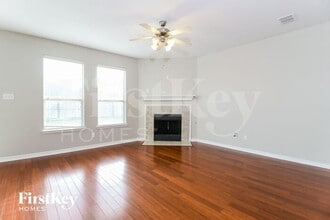 204 Clydesdale St in Waxahachie, TX - Foto de edificio - Building Photo