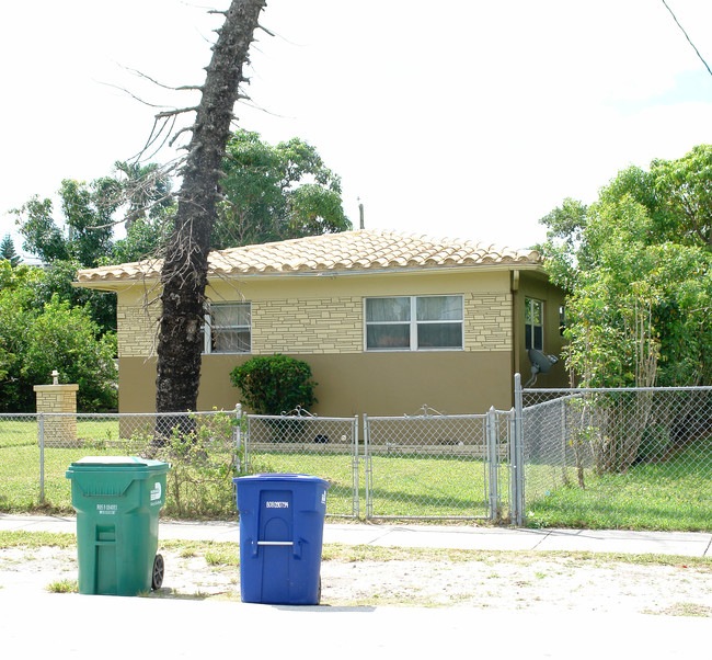 1236 NE 110th Ter in Miami, FL - Building Photo - Building Photo