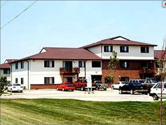 Westbrook Apartments in Columbus, NE - Building Photo - Building Photo