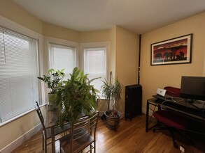 16 Blake St, Unit 3 in Cambridge, MA - Foto de edificio - Building Photo