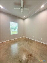 607 E Martindale St in Seguin, TX - Building Photo - Building Photo
