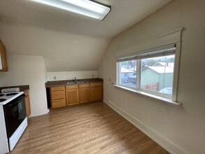 412 S Mission St in Wenatchee, WA - Building Photo - Building Photo