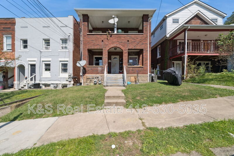 545 Sixth St in Trafford, PA - Building Photo