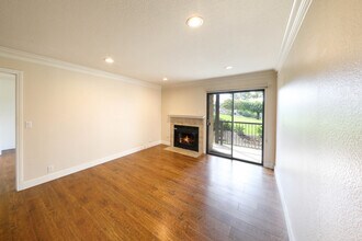 25601 Indian Hill Ln, Unit F in Laguna Hills, CA - Building Photo - Building Photo