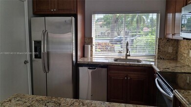 671 Deer Creek Corona Way in Deerfield Beach, FL - Building Photo - Building Photo