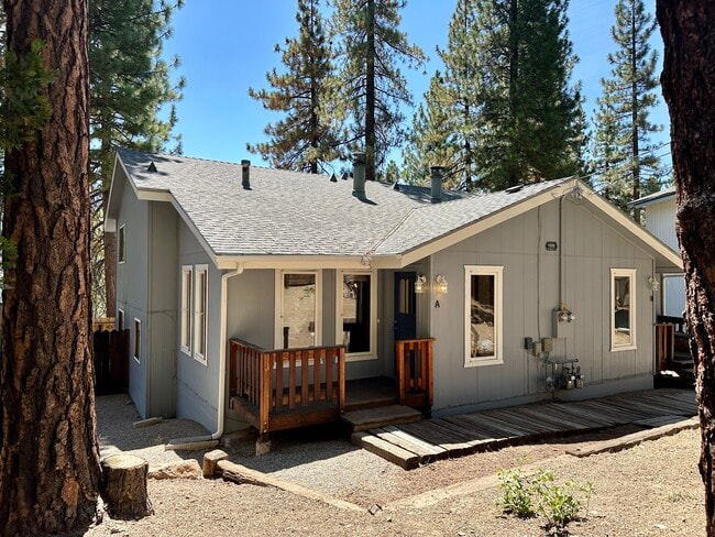 property at 1055 Tomahawk Trl