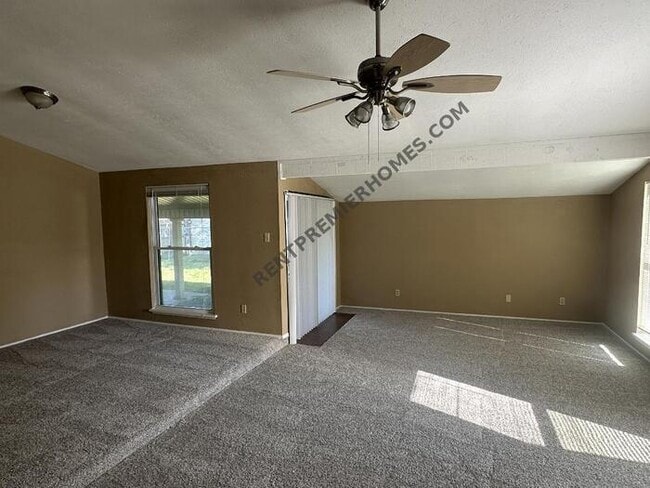 4513 Freeport Dr in Garland, TX - Building Photo - Building Photo