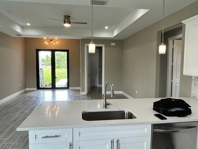 property at 4827 Everglades Blvd N