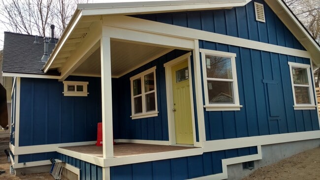 830 NW Ogden Ave in Bend, OR - Building Photo - Building Photo