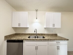 4770 S Bonair St in Holladay, UT - Building Photo - Building Photo