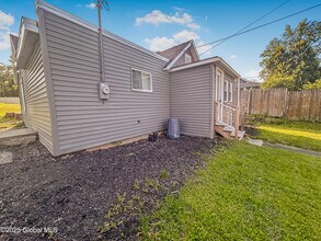 1 Morrison Ln in Latham, NY - Building Photo - Building Photo